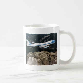 Caneca De Café Air Force One sobre o Monte Rushmore agride
