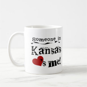 Caneca De Café Alguém em Kansas ama-me