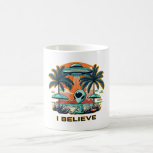Caneca De Café alienígena com OVNI EU ACREDITO