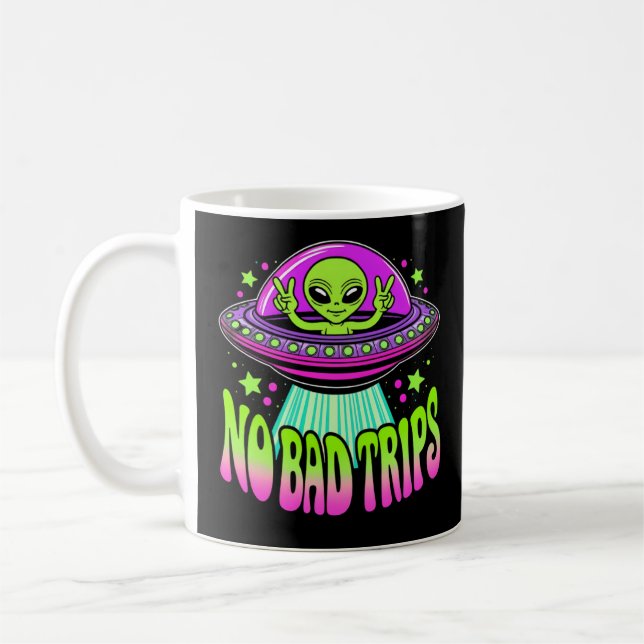 Caneca De Café alienígena em um disco voador (Esquerda)