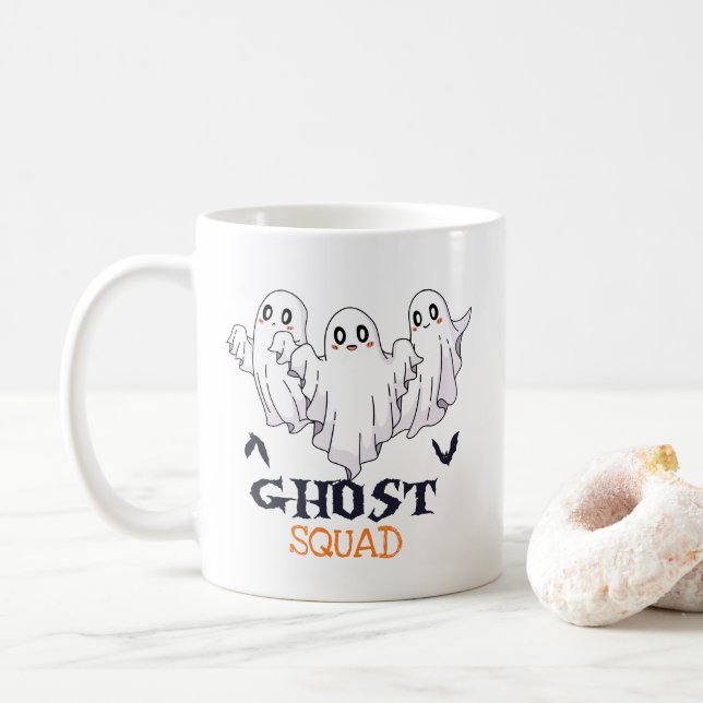 Caneca De Café Alimentando Minhas Manhãs Assombradas Equipe Fanta (Com Donut)