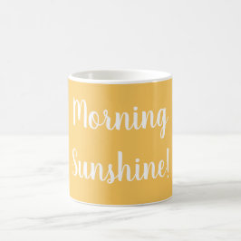 Caneca De Café Amarelo com luz do sol da manhã em texto branco