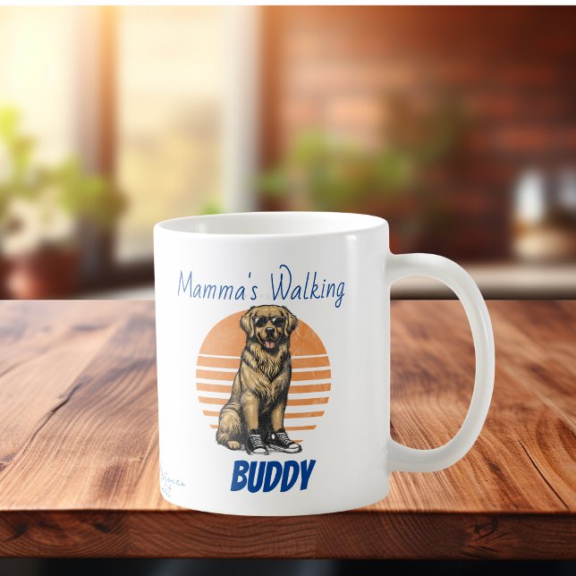 Caneca De Café Amigo de Caminhada da Mamãe Fofa (Fun Design of a golden Retriever, Personalize)