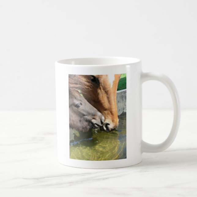 Caneca De Café Amigos Compartilham Cavalos Bebidos (Direita)