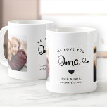 Caneca De Café Amo-te, AMA Corações Personalizadas, Duas Fotograf<br><div class="desc">Simples e doce caneca de café com duas fotos para a vovó: O roteiro com letra de mão lê NÓS AMAMOS VOCÊ OMA com bonito corações floresce sobre seus nomes. Personalize com suas duas fotos favoritas e faça disso um presente moderno e moderno para uma avó amada.</div>