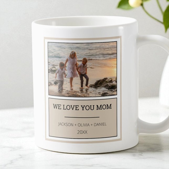 Caneca De Café Amo-Te Mãe Foto Moderna Dia de as mães Personaliza (Love You Mom Modern Photo Personalized Mothers Day Coffee Mug)