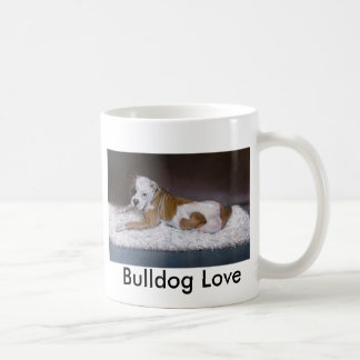 Caneca De Café Amor do buldogue. Pintura americana do buldogue