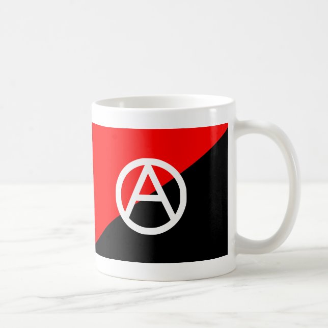 Caneca De Café Anarquia preto e branco vermelha da bandeira do (Direita)