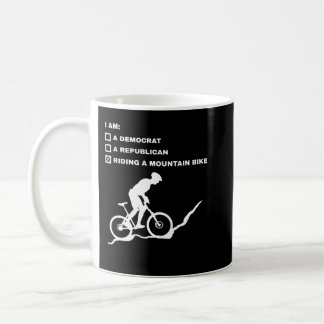 Caneca De Café Andando Uma Bicicleta De Montanha - Bicicleta De D