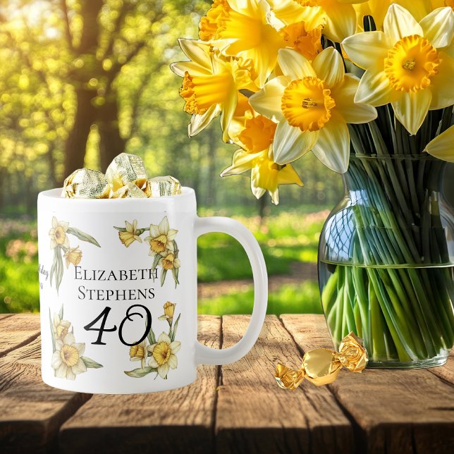 Caneca De Café Aniversário de 40 anos Floral Elegante Amarelo (Elegant Yellow Daffodils Floral "40" 40th Birthday Keepsake Coffee Mug)