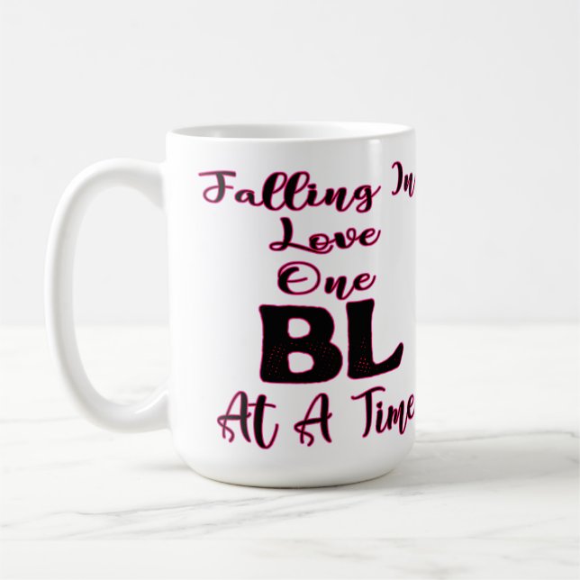 Caneca De Café Apaixonando Um BL De Cada Vez (Esquerda)