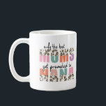 Caneca De Café Apenas as melhores mães são promovidas à nana<br><div class="desc">Somente as melhores mães são promovidas ao Dia de as mães Nana Gift Coffee Mug Modern Collage Photo & Text Feliz dia de as mães Gift. Melhor presente personalizado para Dia de as mães, dia de mulher ou aniversário de mãe. Mãe surpresa com um presente que é tão incrível como...</div>