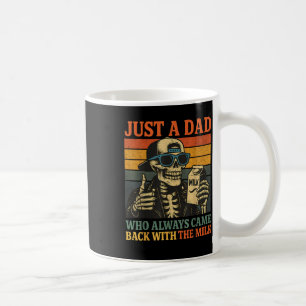 Caneca De Café Apenas um pai que sempre voltou com o leite engraç