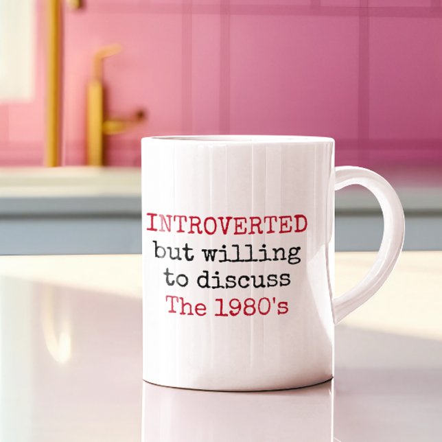 Caneca De Café Apresentado disposto a discutir as citações engraç (Introverted but willing to discuss the 1980s gen x 80s funny quote mugs)