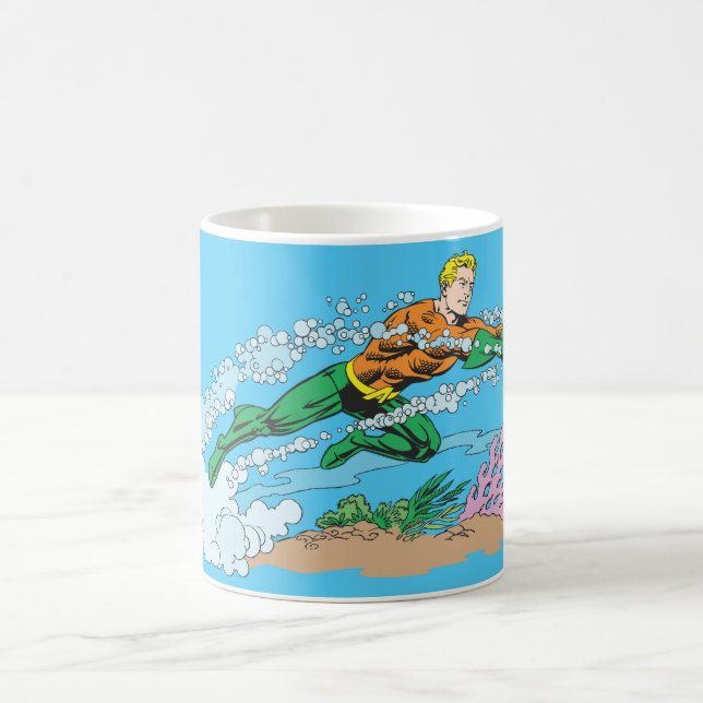 Caneca De Café Aquaman Dashes Através da Água (Centro)