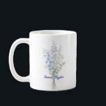 Caneca De Café Aquarela Flor de Nascimento Delphinium Personaliza<br><div class="desc">Celebre uma conexão especial com nossa Caneca Personalizada com Flor de Nascimento em Aquarela. Com uma ilustração floral que representa a beleza única do mês de nascimento, esta caneca combina estilo artístico com funcionalidade cotidiana. As texturas suaves e etéreas da aquarela sobressaem contra a cerâmica nítida, criando uma peça que...</div>