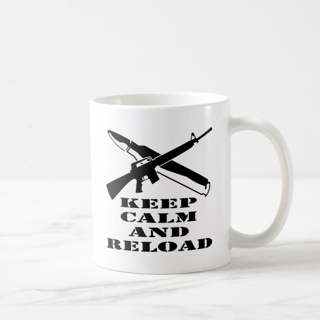 Caneca De Café AR-15 M-16 mantêm a calma e recarregam-na (Direita)