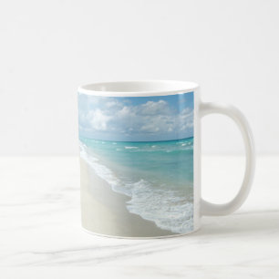 Caneca De Café Areia extrema do branco da opinião da praia do