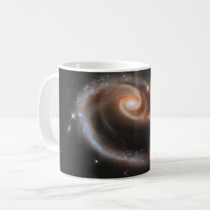 Caneca De Café Arp 273 Interagindo Galáxias Em Andromeda.
