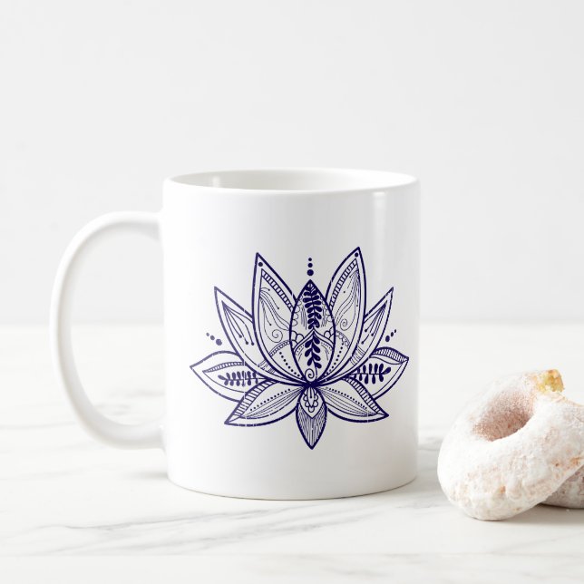 Caneca De Café Arte em Linha Distinta da Flor de Lotus Intriciada (Com Donut)