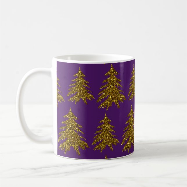 Caneca De Café Árvore de Natal brilhante dourada em fundo roxo (Esquerda)