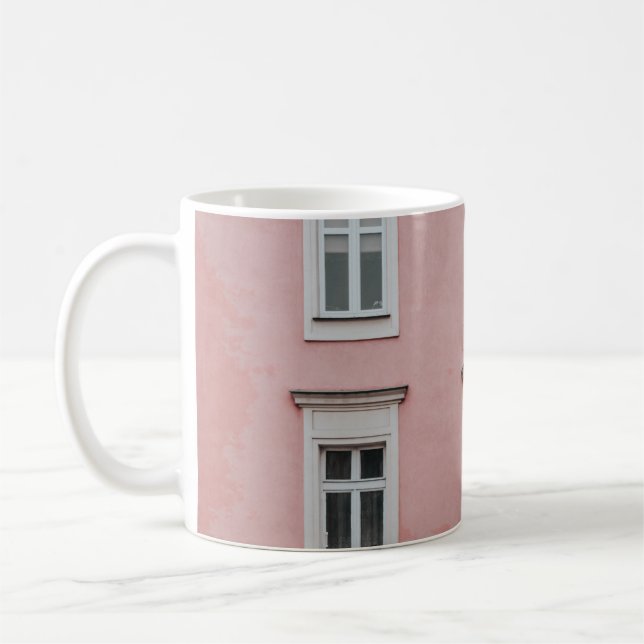 CANECA DE CAFÉ ÁRVORE EM FRENTE À CONSTRUÇÃO DE PINTOS (Esquerda)