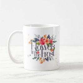 Caneca De Café As flores na geada agridem para a neve em linha