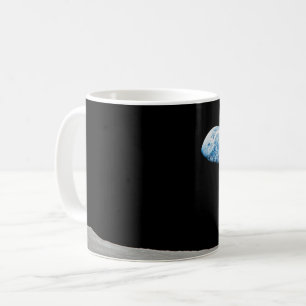 Caneca De Café Ascensão Da Terra Acima Do Horizonte Lunar.