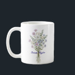 Caneca De Café Áster Flor de Nascimento Personalizada Custom<br><div class="desc">Celebre uma conexão especial com nossa Caneca Personalizada com Flor de Nascimento em Aquarela. Com uma ilustração floral que representa a beleza única do mês de nascimento, esta caneca combina estilo artístico com funcionalidade cotidiana. As texturas suaves e etéreas da aquarela sobressaem contra a cerâmica nítida, criando uma peça que...</div>