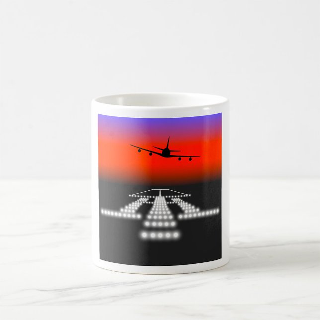 Caneca De Café Aterrissagem noturna no avião (Criador carregado)