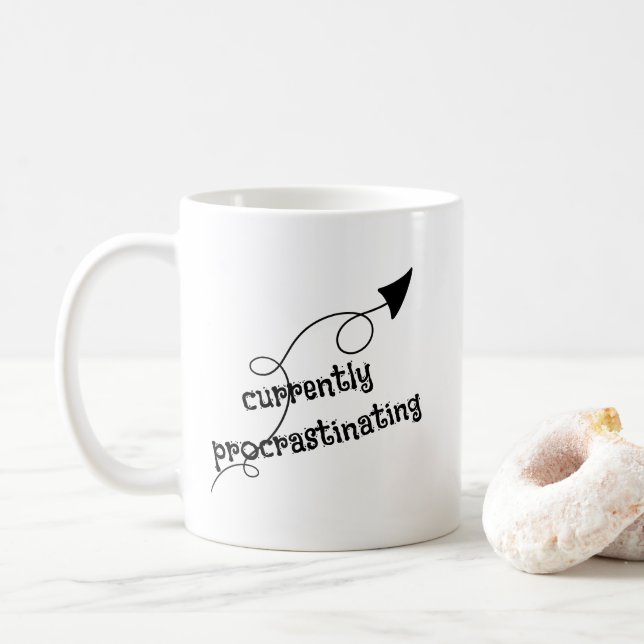 Caneca De Café Atualmente Procrastinando Caneta (Com Donut)