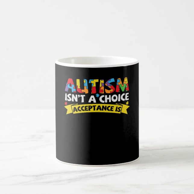 Caneca De Café Autismo não é aceitação de escolha é agutismo engr (Centro)