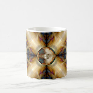 Caneca De Café Auto-falante de música sobre fundo cruzado dourado