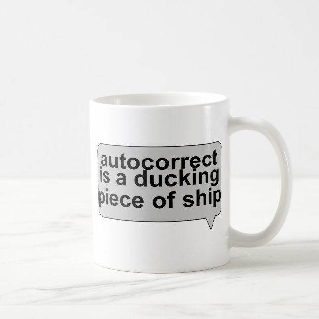 Caneca De Café Autocorrect estúpido (Direita)