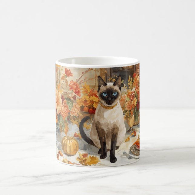 Caneca De Café Autumn Fall Siamese Cat na mesa jantada (Centro)