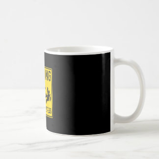 Caneca De Café Aviso churrasco em andamento churrasco engraçado