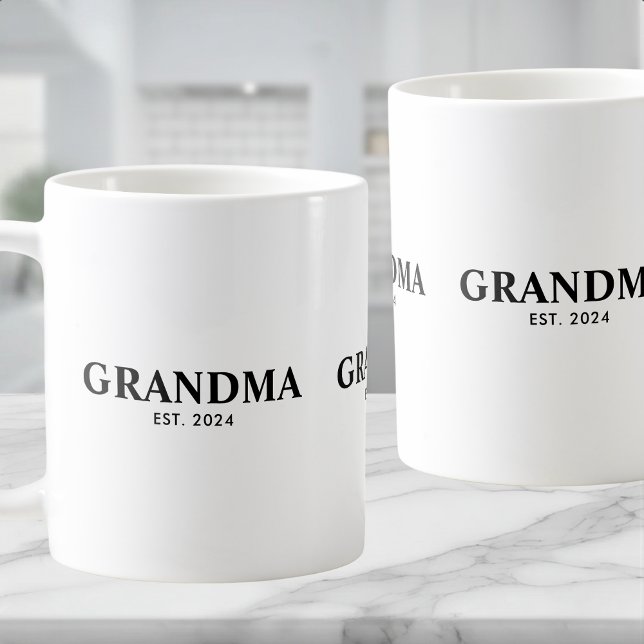 Caneca De Café Avó Estabeleceu Novo Presente de Avó (Criador carregado)