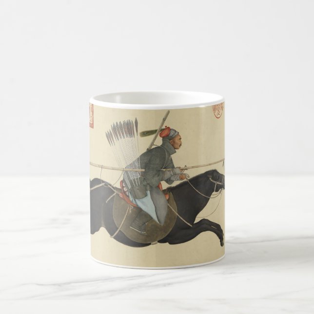 Caneca De Café Ayusi varrendo bandidas com uma arte fina de lança (Centro)