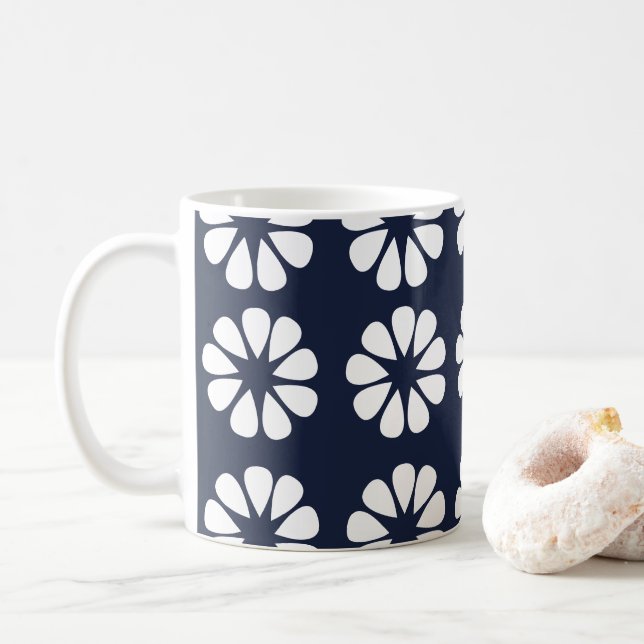 Caneca De Café Azul Marinho Floral Branco (Com Donut)