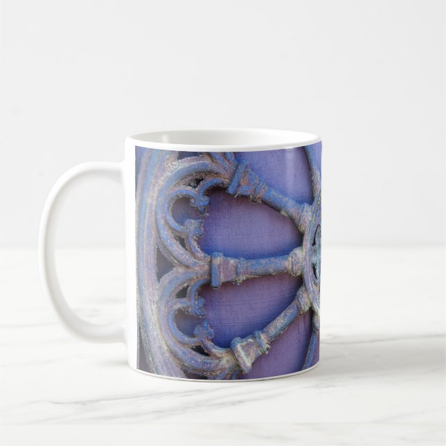 Caneca De Café Background with decorative fragment (ancient doors (Esquerda)