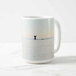 Caneca De Café Baleia Acalmando Lixeira