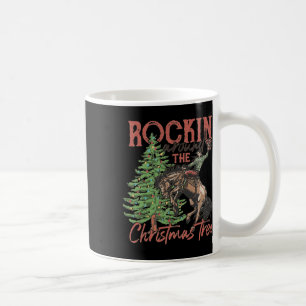 Caneca De Café Baloiçando Em Torno Da Árvore De Natal Cowboy De N