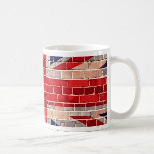 Caneca De Café Bandeira BRITÂNICA em uma parede de tijolo