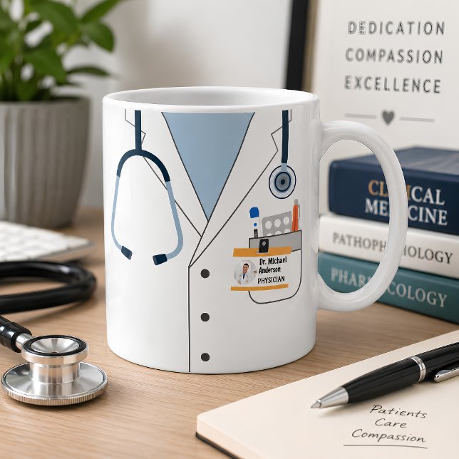 Caneca De Café Bata Branca de Médico Personalizada com Estetoscóp (Criador carregado)