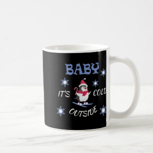 Caneca De Café Bebê Está Frio Fora Camisa T Penguins Esquiando