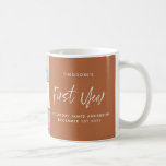 Caneca De Café Bebês, primeiro ano, foto-colage script terracotta<br><div class="desc">Bebês,  primeiro ano,  fotografar script de colagem enferruja terracotta o moderno aniversário contemporâneo ou presente de decoração de natal.</div>