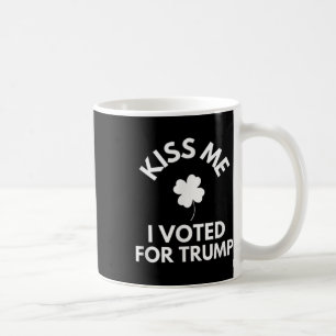 Caneca De Café Beije-Me Eu Votei Por Trump Engraçado