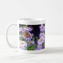 Caneca De Café Bela Borboleta Nas Flores