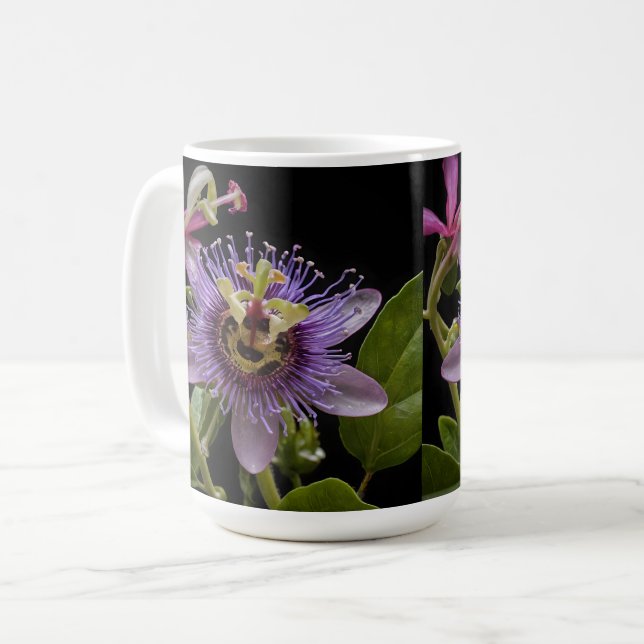 Caneca De Café Beleza Enigmática: a Flor da Paixão Roxa (Frente Esquerda)