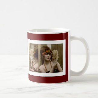 Caneca De Café Beleza vitoriana com fã e reflexão